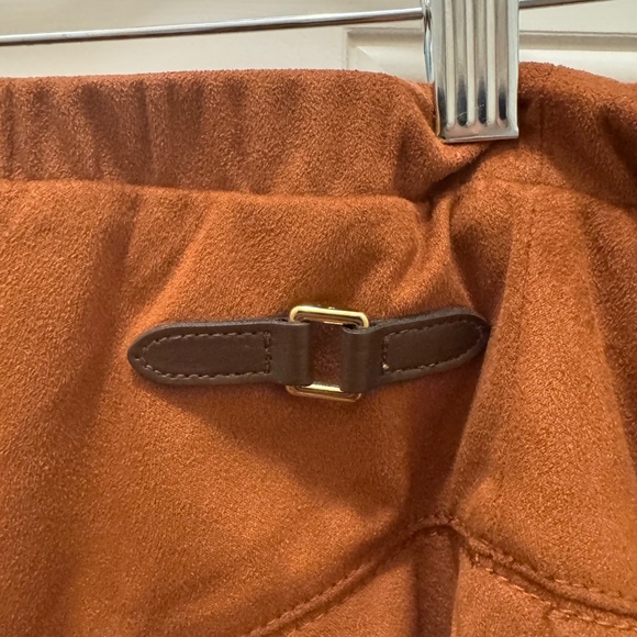 JANIE AND JACK GIRLS FAUX SUEDE RUFFLE SKIRT SIZE 10 - Picture 2 of 3